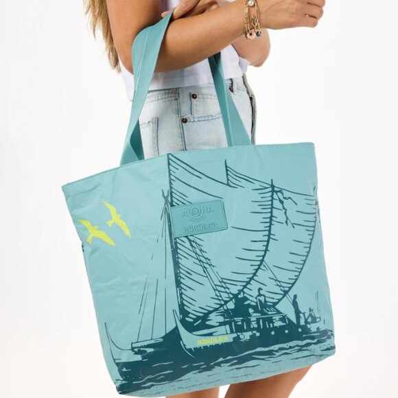 ALOHA Collection HOKULEA Zipper Tote Day Tripper Hawaiian canoe Limited Edition - Picture 1 of 9